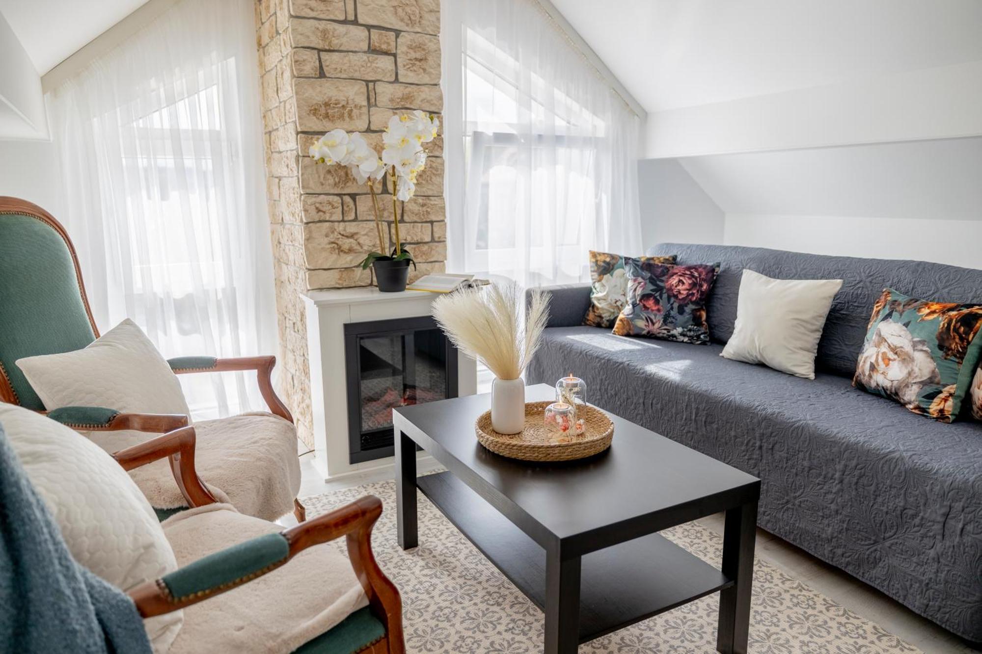 Design Maisonette - 24H Self-Check-In - Bis 7 Pers - In Direkter Weihernaehe - Parkplatz - Wifi - Balkon -Terrasse - Radwege Schiffweiler 외부 사진