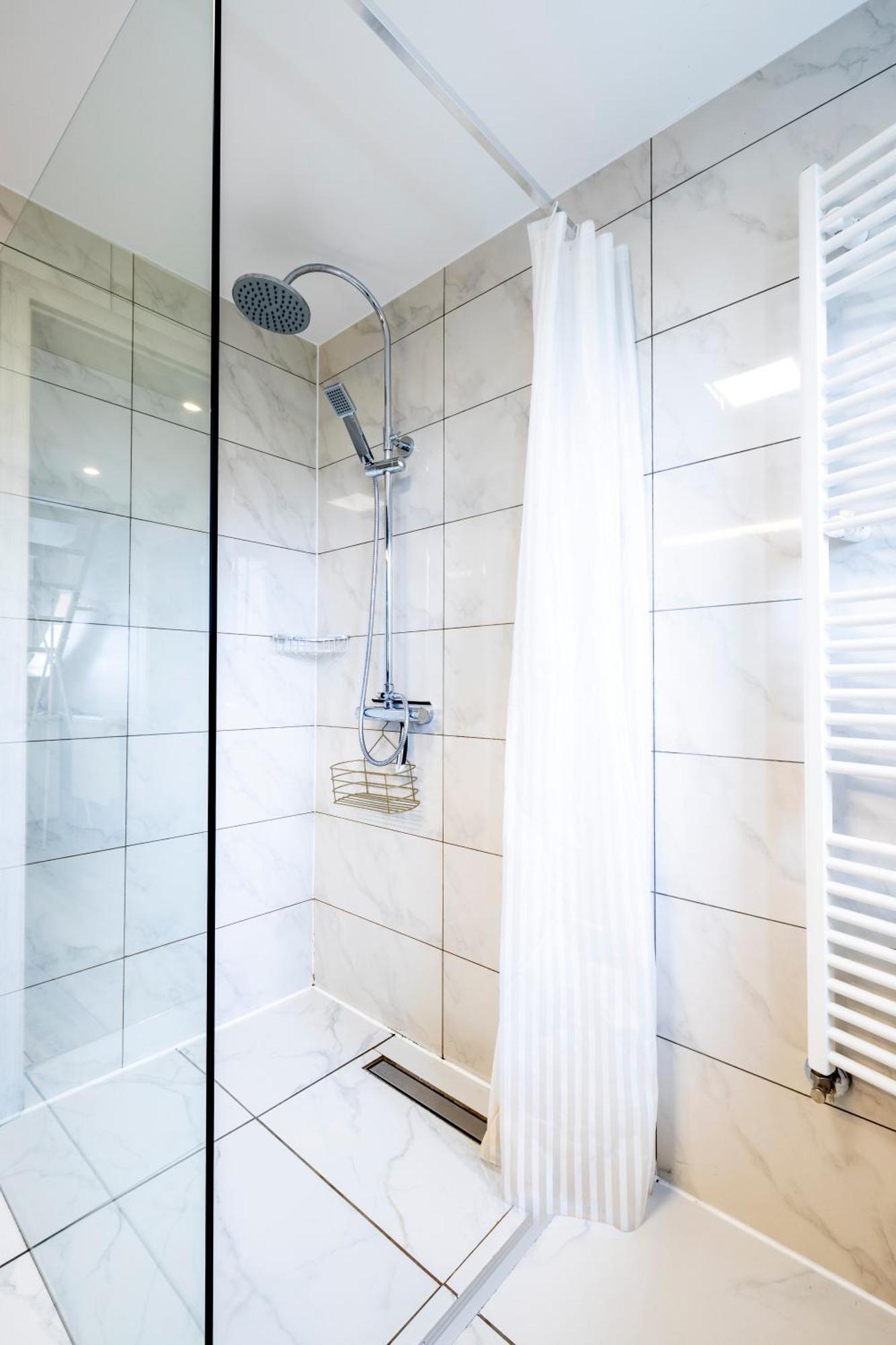 Design Maisonette - 24H Self-Check-In - Bis 7 Pers - In Direkter Weihernaehe - Parkplatz - Wifi - Balkon -Terrasse - Radwege Schiffweiler 외부 사진