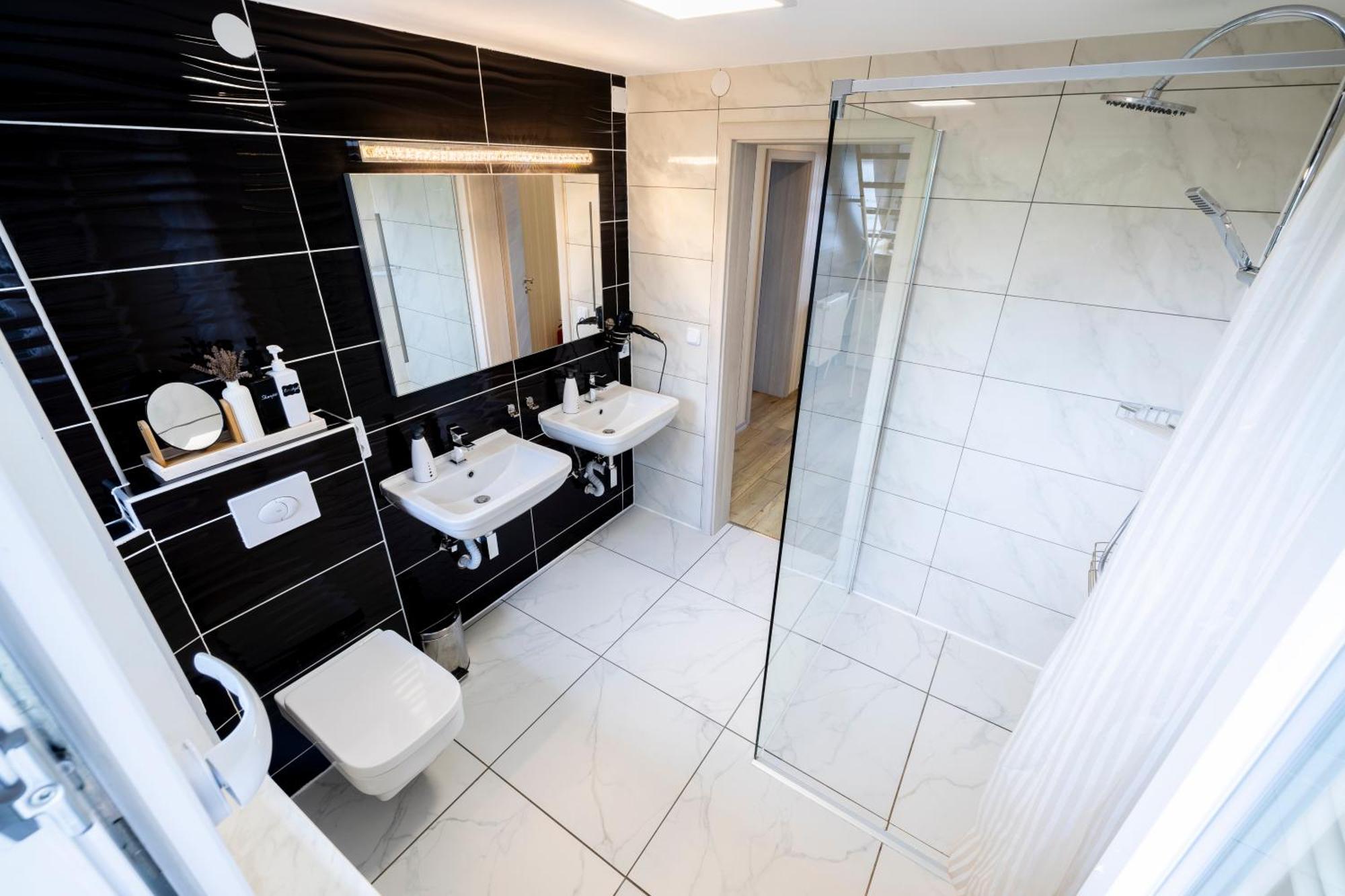 Design Maisonette - 24H Self-Check-In - Bis 7 Pers - In Direkter Weihernaehe - Parkplatz - Wifi - Balkon -Terrasse - Radwege Schiffweiler 외부 사진