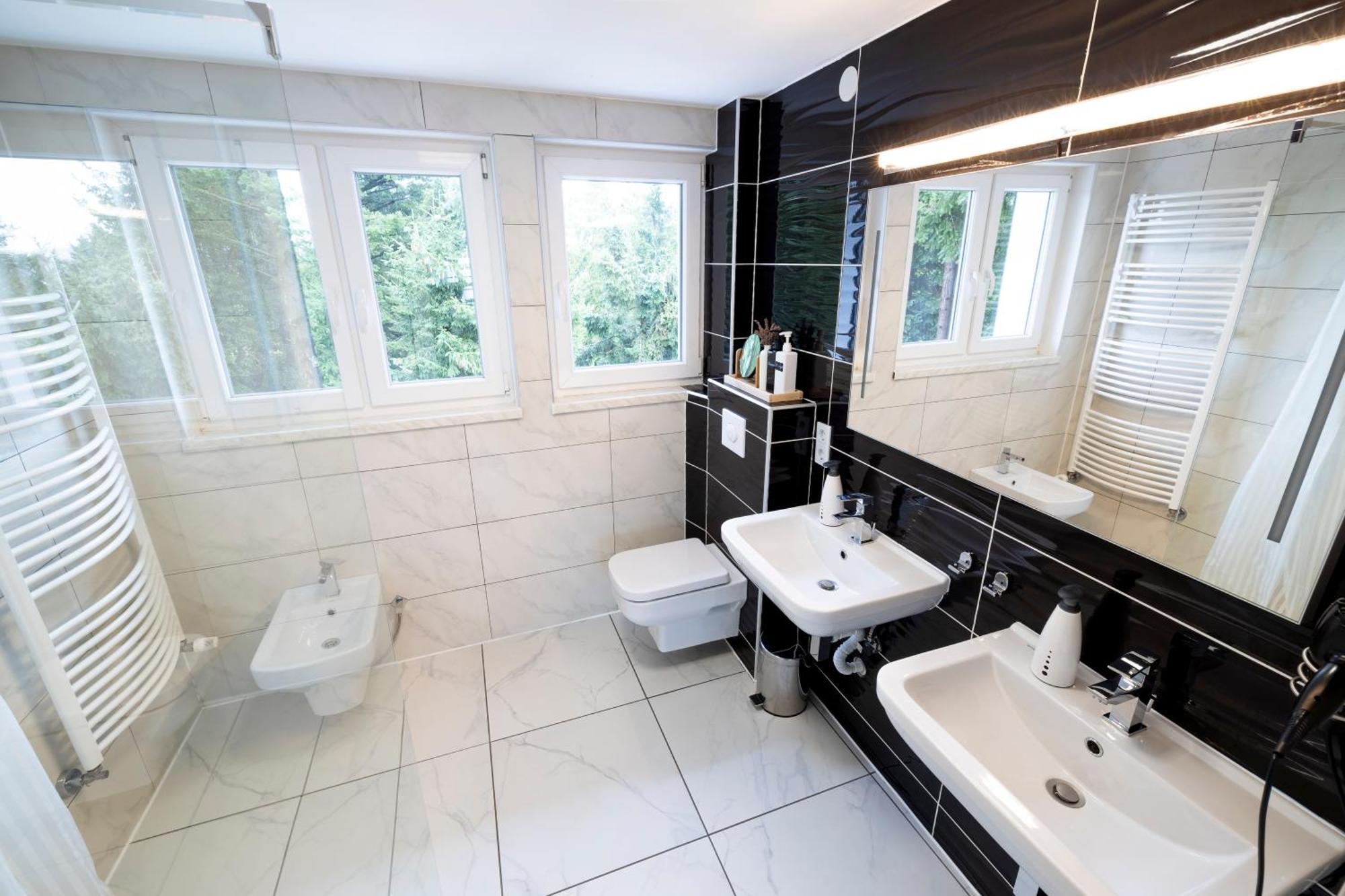 Design Maisonette - 24H Self-Check-In - Bis 7 Pers - In Direkter Weihernaehe - Parkplatz - Wifi - Balkon -Terrasse - Radwege Schiffweiler 외부 사진